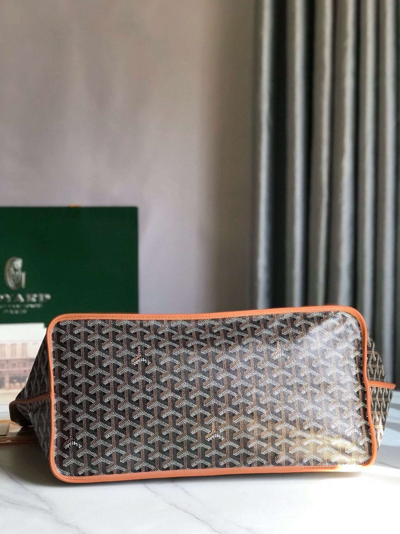 GOY REVERSIBLE ANJOU 39*32*19