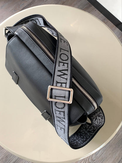 LO Messenger Bag