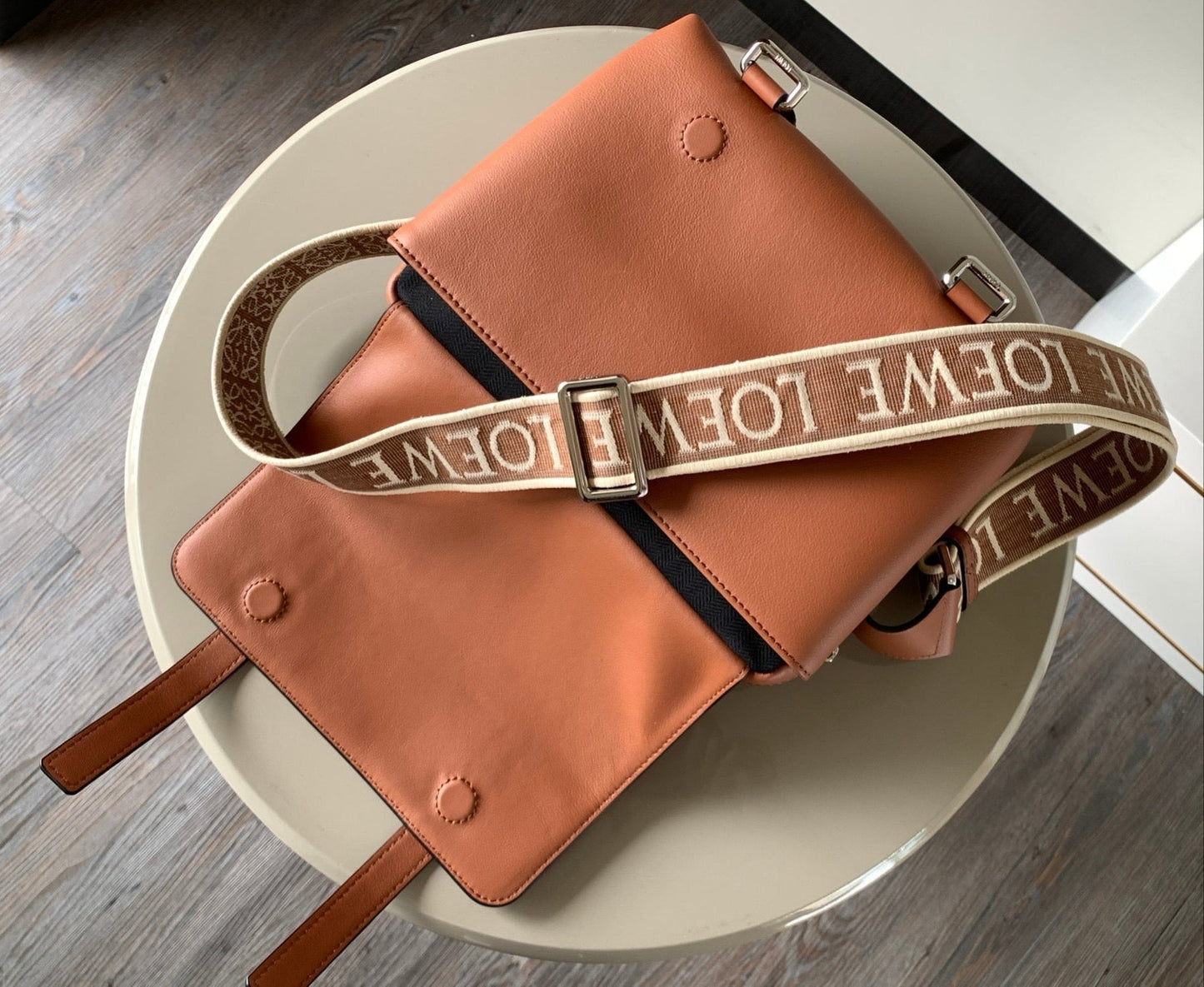 LO Messenger Bag