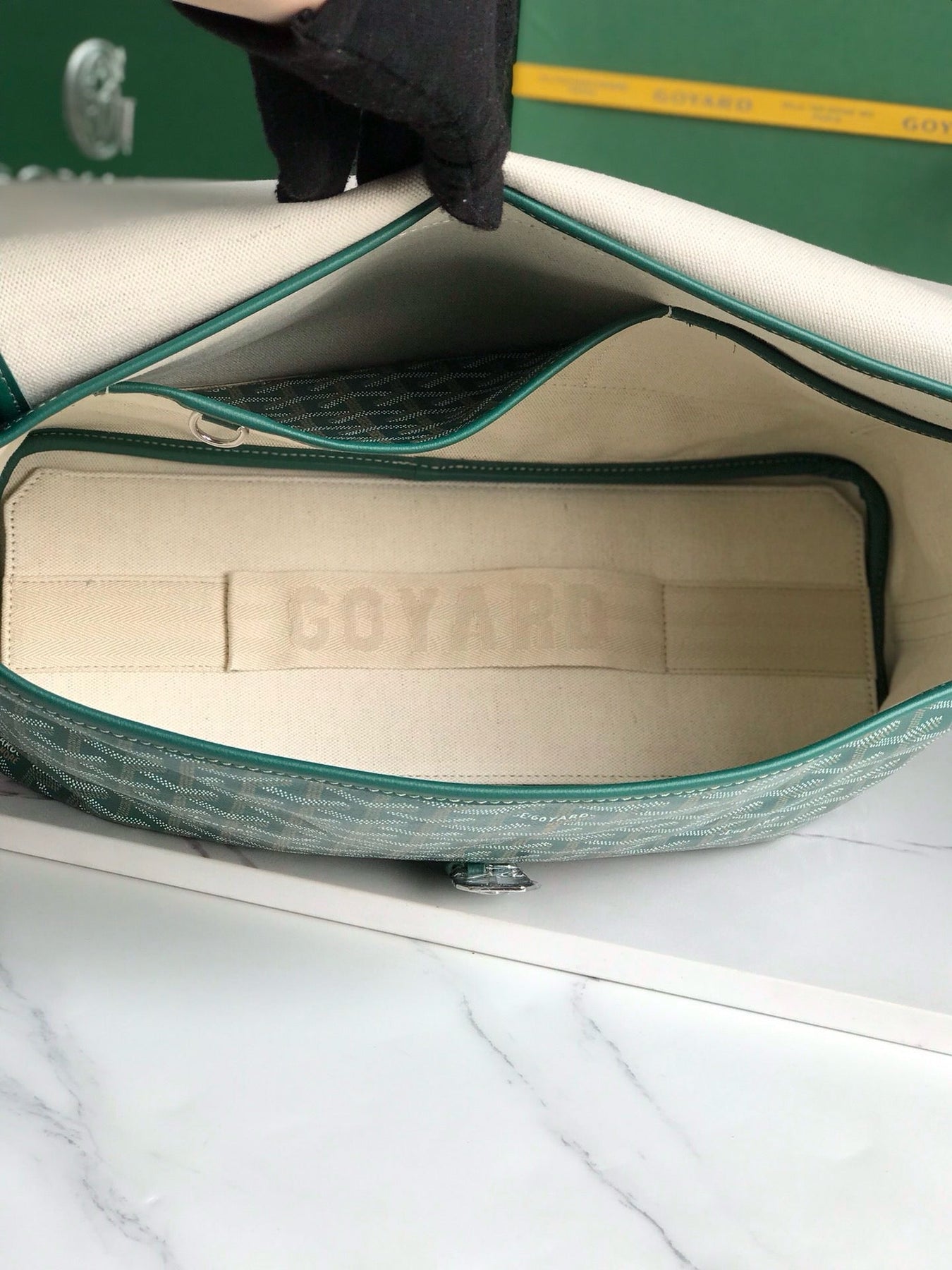 GOY Messenger Bag 35x26x7.5cm