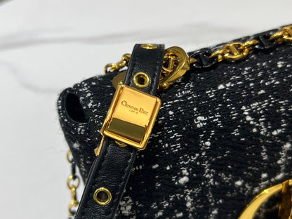 DIO Miss Caro Handbag (17.5cm)