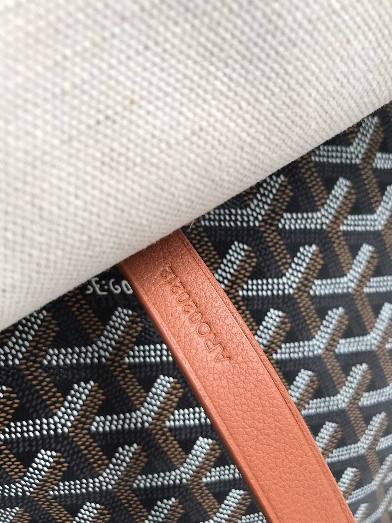 GOY Messenger Bag 35x26x7.5cm