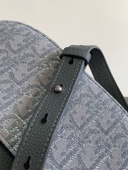 DIO Oblique Messenger Bag