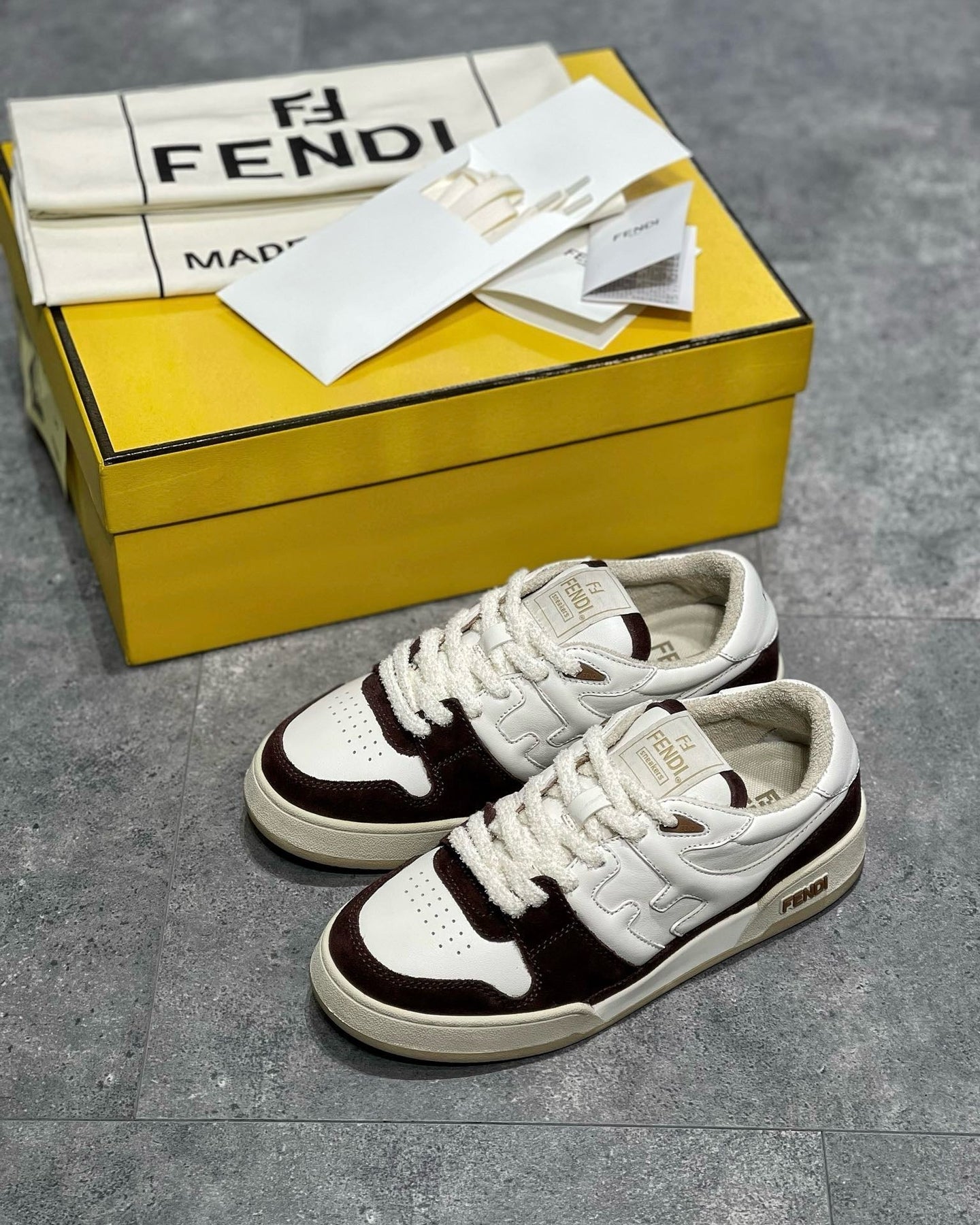 FEN Sneakers