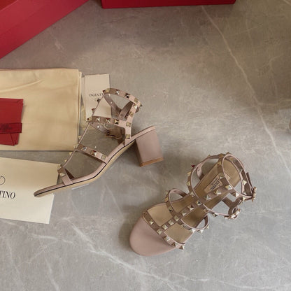 ROCKSTUD CALFSKIN ANKLE STRAP 60 SANDAL BEIGE