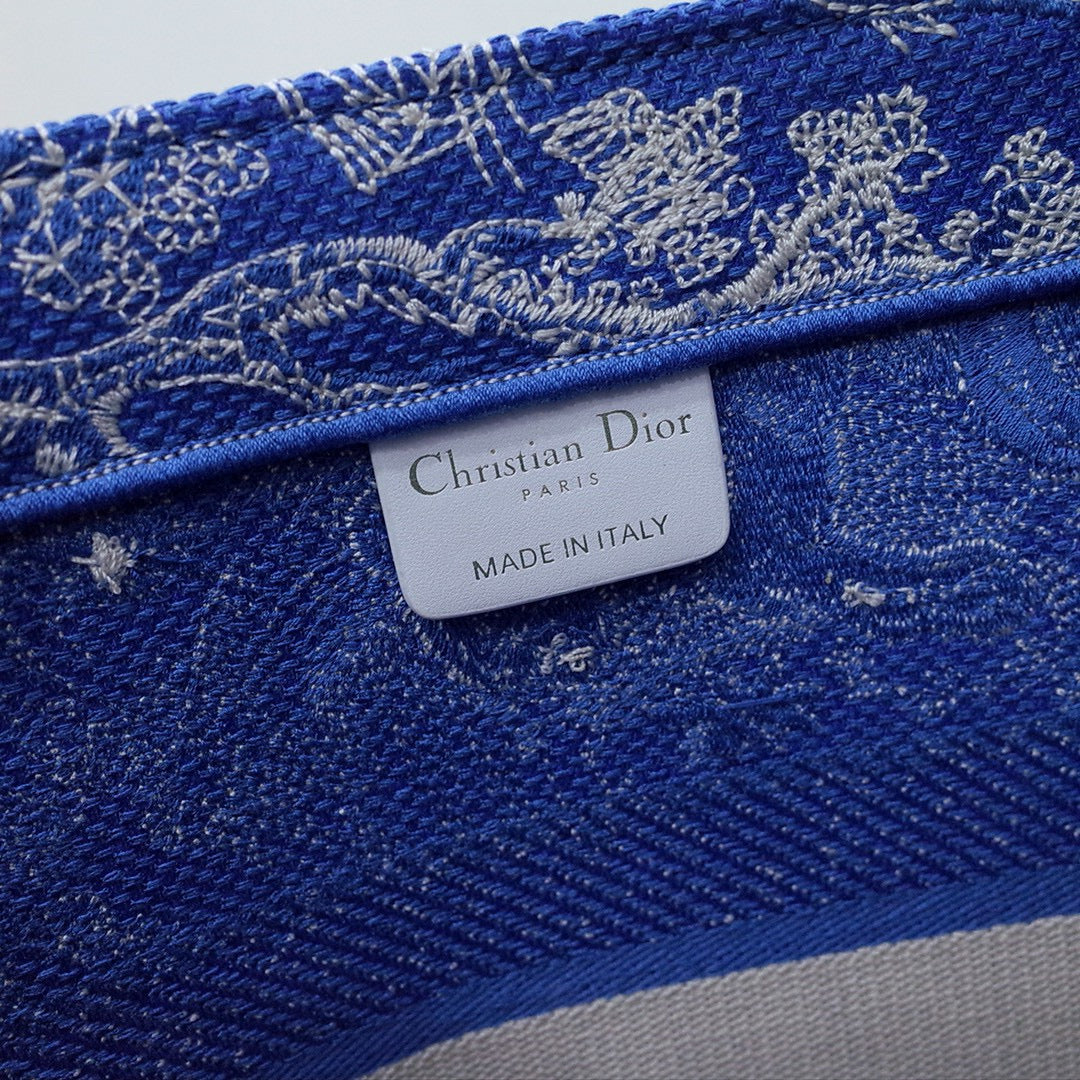 BOOK TOTE 42 BLUE MACROCANNAGE EMBROIDERY