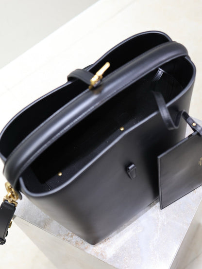 LE 37 MEDIUM BUCKET BAG 26 IN BLACK CALFSKIN GOLD HARDWARE