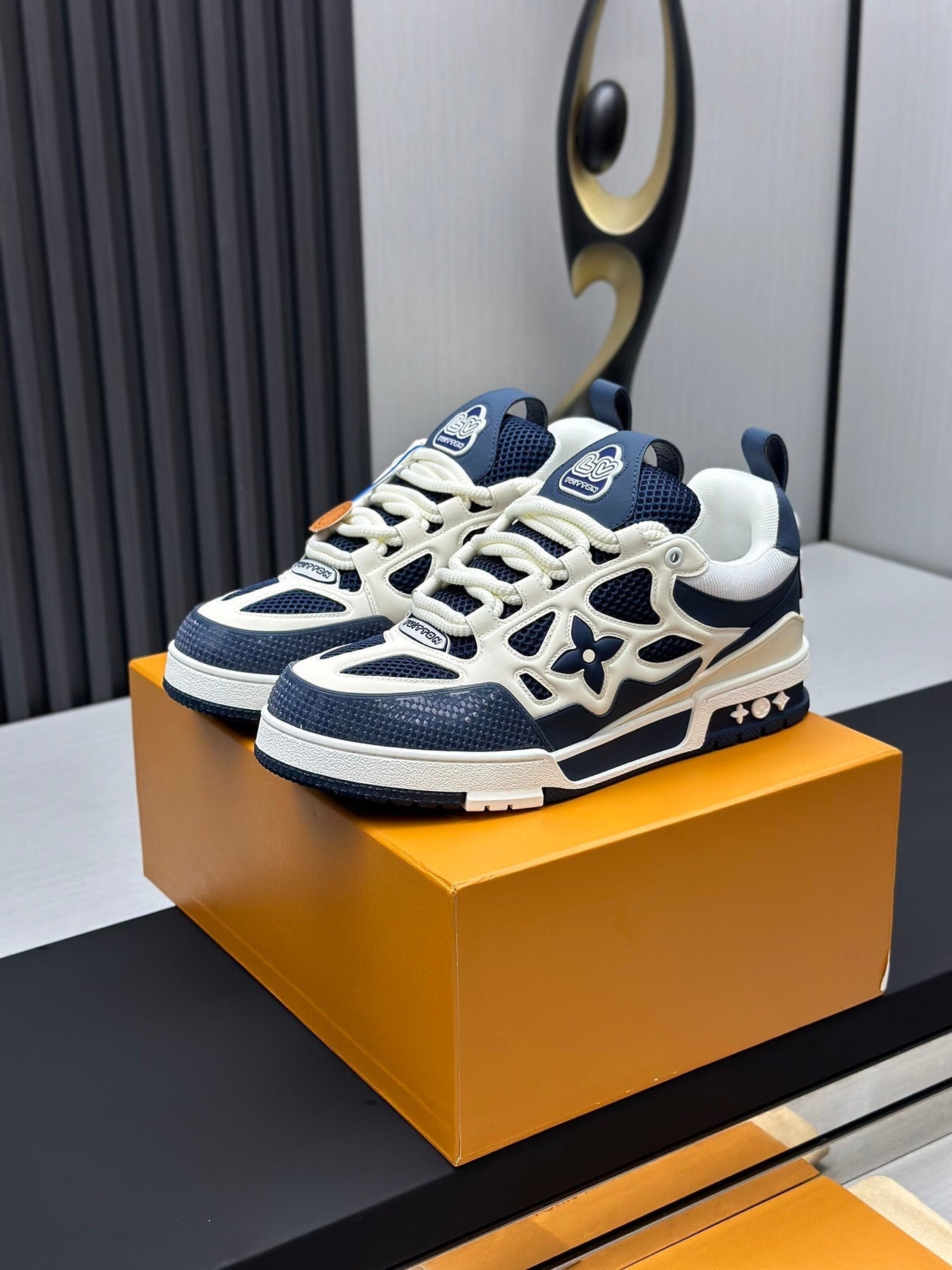 LV SKATE SNEAKER IN WHITE MIX NAVY BLUE CALFSKIN
