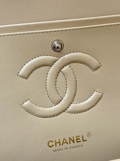 FLAP BAG 25 IN BEIGE LAMBSKIN GOLD HARDWARE
