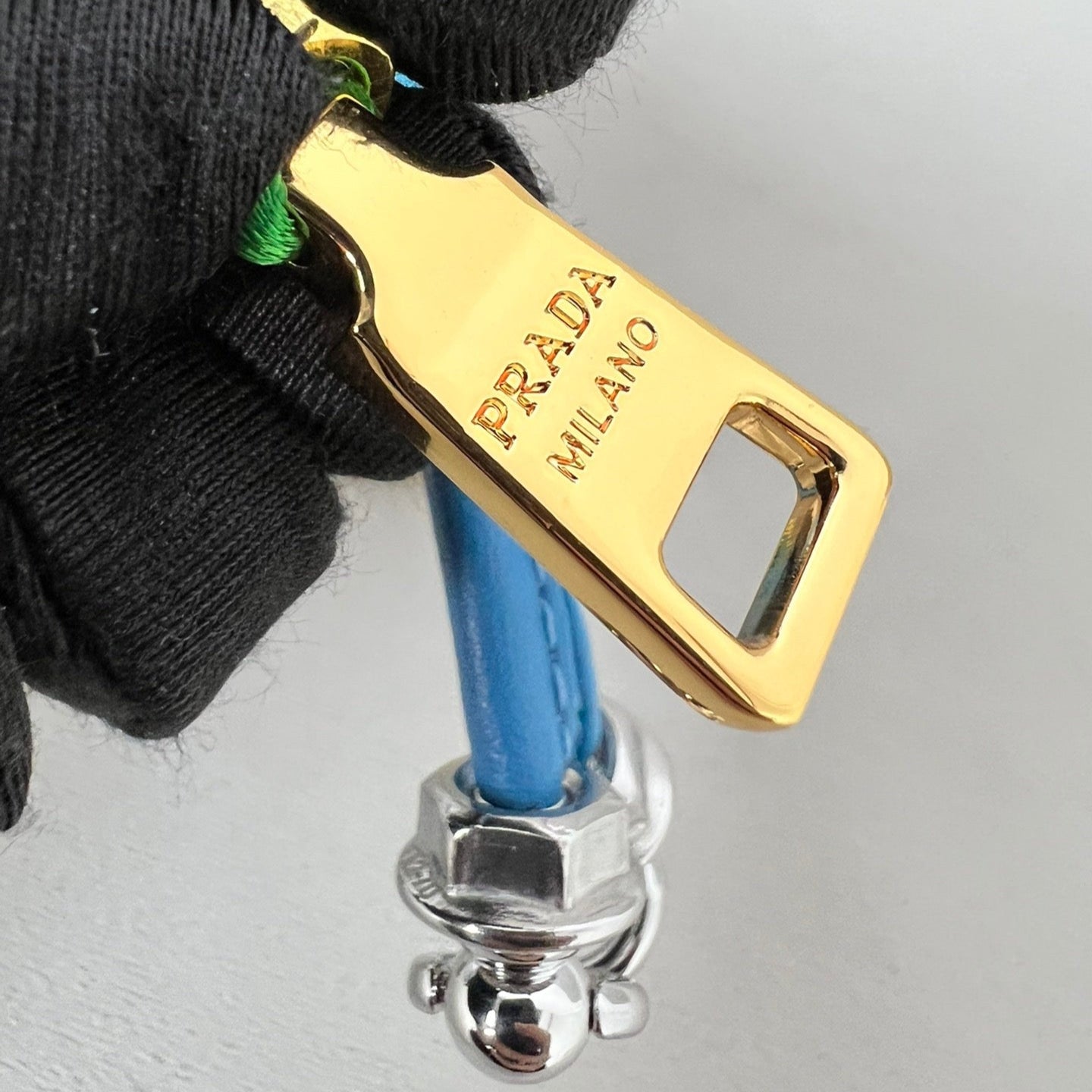 POP STRINGS METAL BAG CHARM