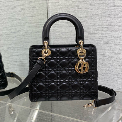 MEDIUM LADY BAG 24 IN BLACK CALFSKIN GOLD HARDWARE