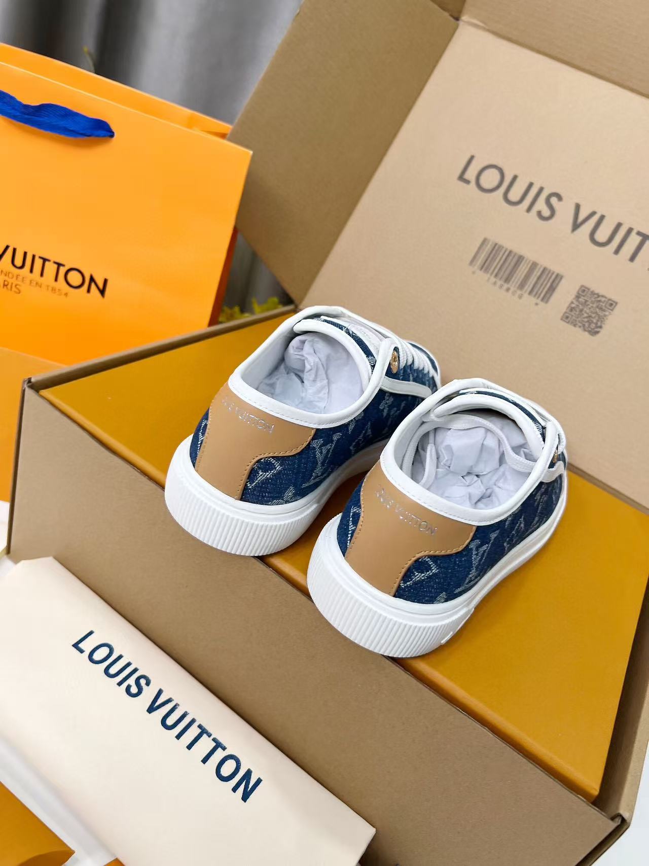 LV LAGOON SNEAKER IN DENIM BLUE MONOGRAM