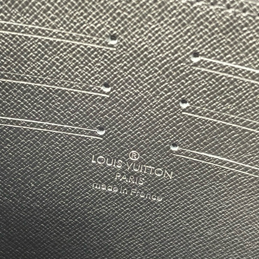 POCHETTE VOYAGE MM 26 MONOGRAM BLACK CALFSKIN