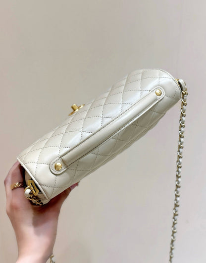 25P KELLY HANDLE BAG 26 IN MILKY WHITE LAMBSKIN GOLD HARDWARE