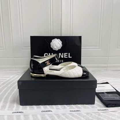 CC FLAT SANDAL IN WHITE MIX BLACK CALFSKIN