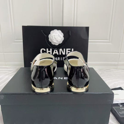 CC FLAT SANDAL IN WHITE MIX BLACK CALFSKIN