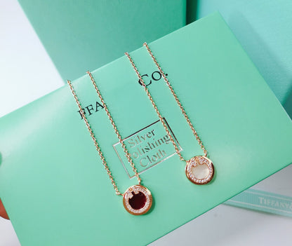 DIAMOND AND MOTHER PEARL CIRCLE NECKLACE PENDANT