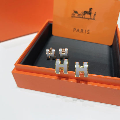 GOLD LACQUERED MINI POP H EARRINGS WHITE