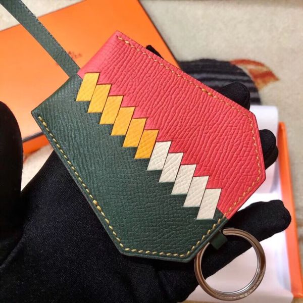 HERM Clochette Cles Grand Tressage Charm In Green/Rose Lipstick