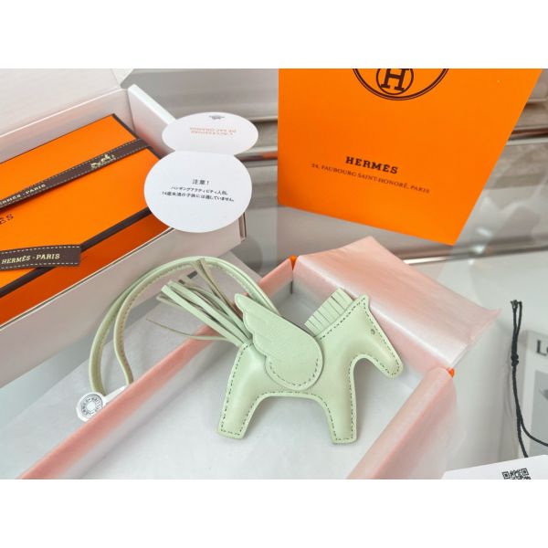 HERM Rodeo Pegase PM Bag Charm in Vert Fizz Lambskin