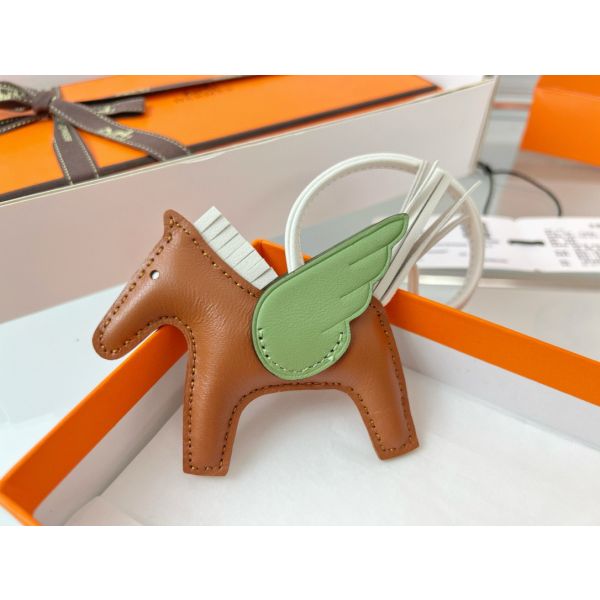 HERM Rodeo Pegase PM Bag Charm in Gold/Craie/Vert Criquet Lambskin