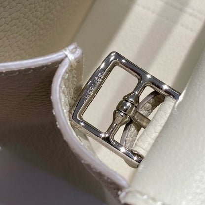 HERM Halzan 25 Bag in Craie Clemence Leather