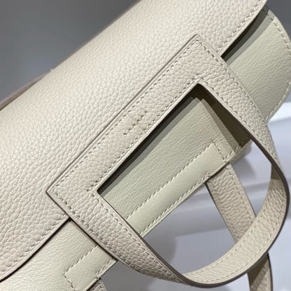 HERM Halzan 25 Bag in Craie Clemence Leather