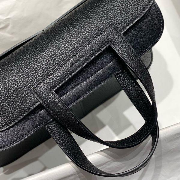 HERM Halzan 25 Bag in Black Clemence Leather