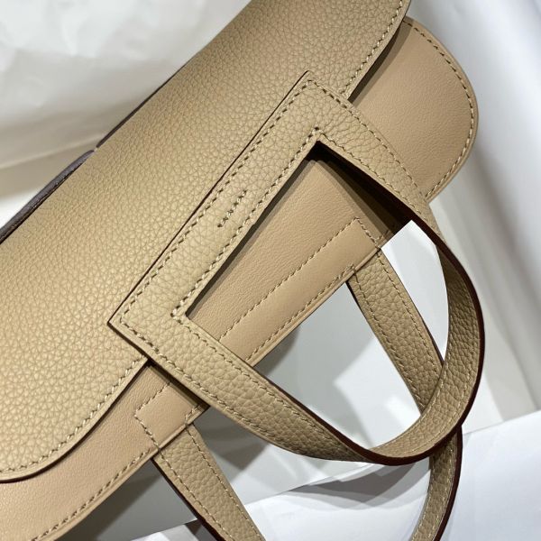 HERM Halzan 25 Bag in Trench Clemence Leather