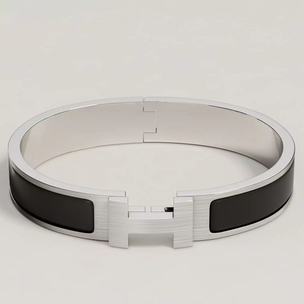 HERM Black Enamel Clic HH Bracelet