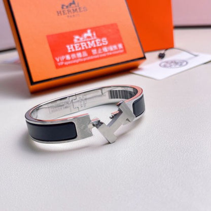 HERM Black Enamel Clic HH Bracelet