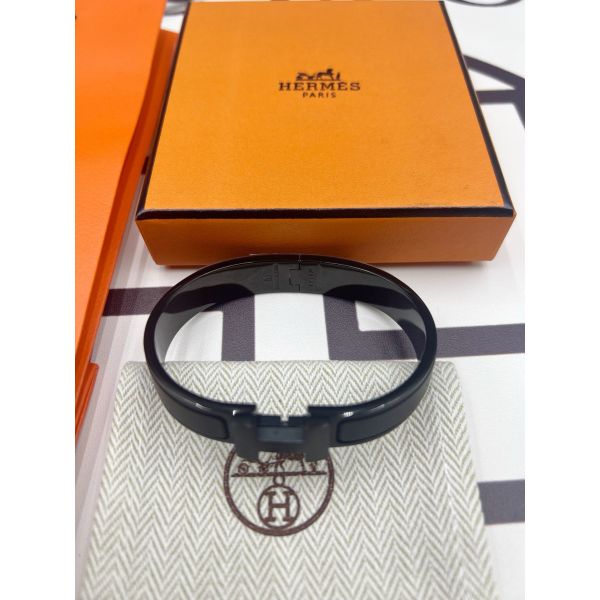 HERM So Black Enamel Clic HH Bracelet