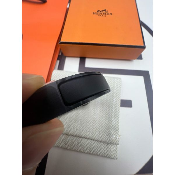 HERM So Black Enamel Clic HH Bracelet