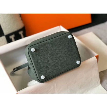 HERM Picotin Lock 18 Bag In Vert Amande Clemence Leather