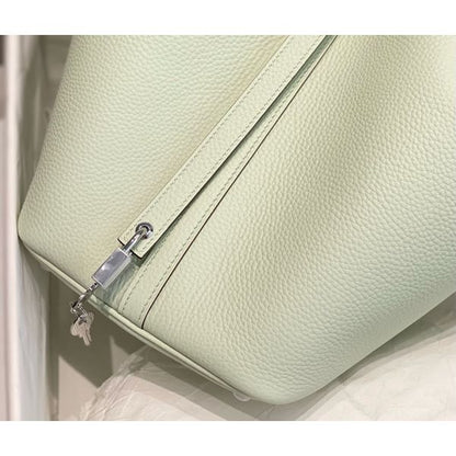 HERM Picotin Lock 22 Bag In Vert Fizz Clemence Leather