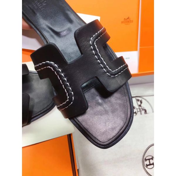 HERM Oran Sandals In Black Leather With Stitched Detail