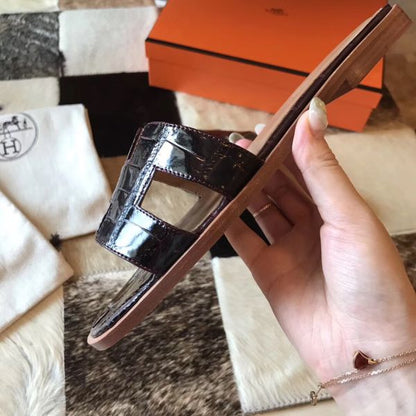 HERM Oran Sandals In Burgundy Shiny Niloticus Crocodile