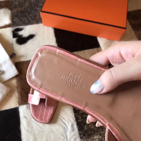 HERM Oran Sandals In Pink Shiny Niloticus Crocodile