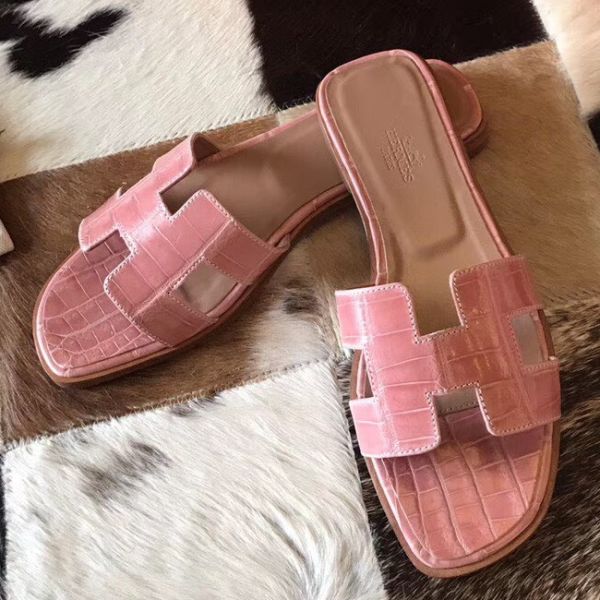 HERM Oran Sandals In Pink Shiny Niloticus Crocodile