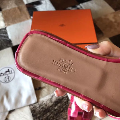 HERM Oran Sandals In Rose Scheherazade Shiny Niloticus Crocodile