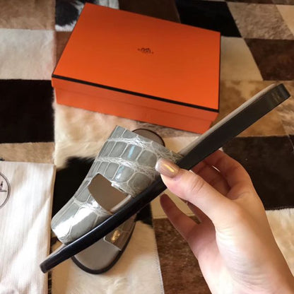 HERM Izmir Sandals In Grey Shiny Niloticus Crocodile