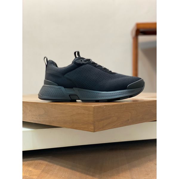 HERM Heros Sneakers in Noir Technical Knit