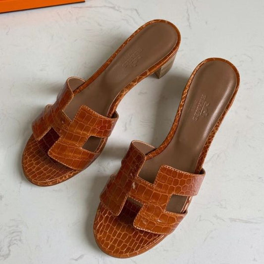 HERM Oasis Sandals In Brown Shiny Niloticus Crocodile