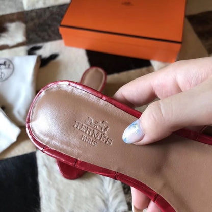 HERM Oasis Sandals In Red Shiny Niloticus Crocodile