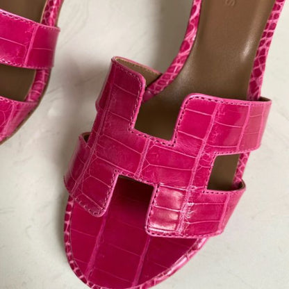 HERM Oasis Sandals In Rose Red Shiny Niloticus Crocodile