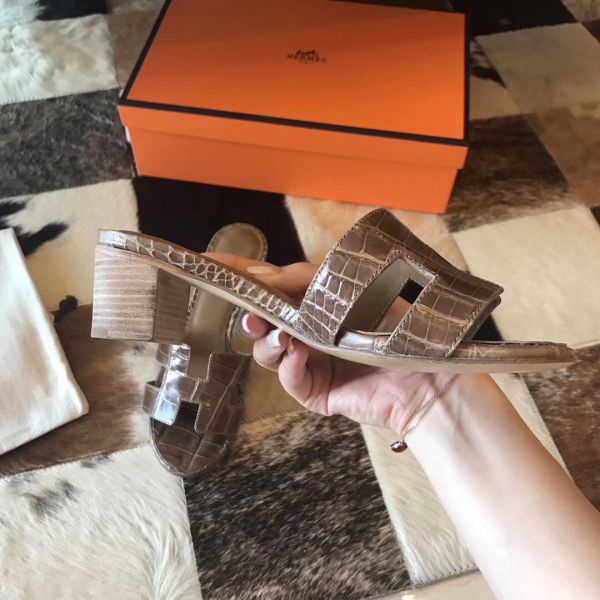 HERM Oasis Sandals In Taupe Shiny Niloticus Crocodile