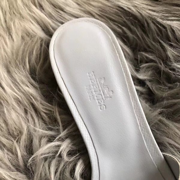 HERM Oasis Sandals In Pearl Grey Epsom Leather