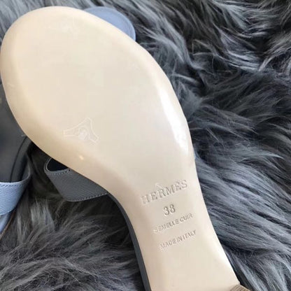 HERM Oasis Sandals In Pearl Grey Epsom Leather