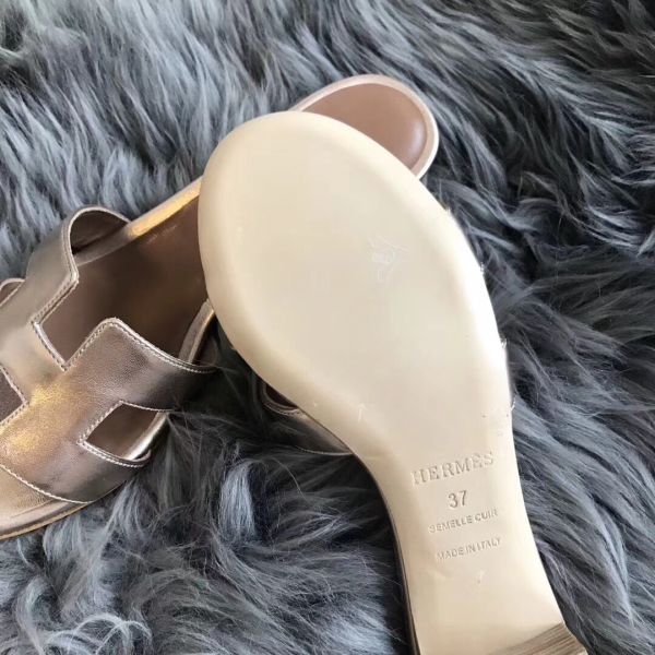 HERM Oasis Sandals In Champagne Swift Leather