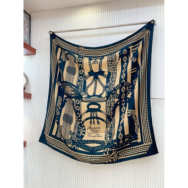 HERM Blue Fantaisie d'Etriers Shawl 140